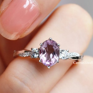 Vintage Oval Lavender Amethyst Ring/Silver Light Purple Amethyst Engagement Ring/Purple Gemstone Ring/Unique Gift for Her