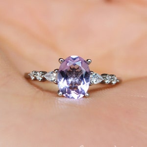 Purple Amethyst Ring/Oval Lavender Amethyst Engagement Ring/Sterling Silver Purple Gemstone Ring/Unique Gift for Her
