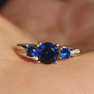 3 Stone Sapphire Engagement Ring/Silver Sapphire Promise Ring/Royal Blue Sapphire  Ring/Personalized Twisted Band Ring/Unique Gift for her