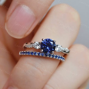 Sapphire Ring Set/ Twist Band Sapphire Engagment Ring/Silver Sapphire Promise Ring/Anniversary Ring Cluster 3 Stone Ring