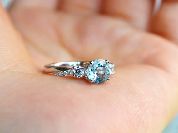 Sterling Silver Twisted 3 Stone Genuine Diamond Ring Sterling Silver Twisted 3 Stone Genuine Diamond Ring