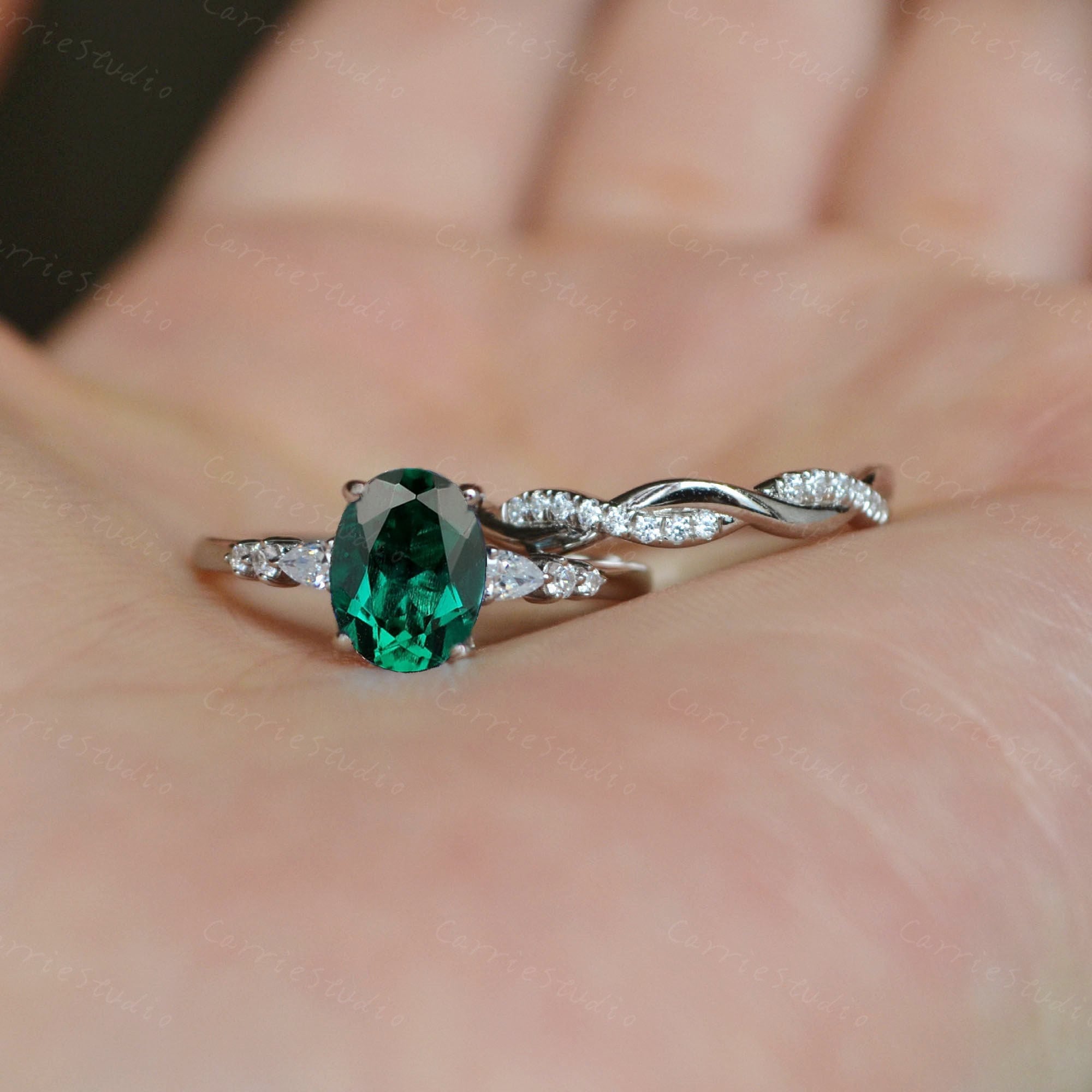 Oval Emerald Ring Set/Lab Created Engagement Ring/Bridal Set/May Birthstone Gift