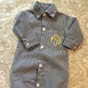 Monogram seersucker gown for baby boy, collared button down seersucker gown with monogram pocket, baby boy coming home outfit, baby boy gift