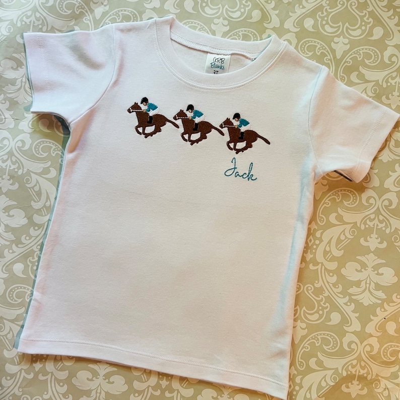 traje de carreras de caballos monograma para niños, camiseta de derby de caballos, traje de cumpleaños de carrera de caballos, traje monograma de jinete de caballos para niño pequeño, camisa de caballo imagen 7
