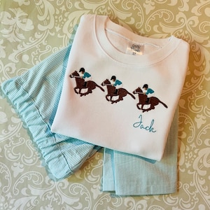 traje de carreras de caballos monograma para niños, camiseta de derby de caballos, traje de cumpleaños de carrera de caballos, traje monograma de jinete de caballos para niño pequeño, camisa de caballo imagen 2