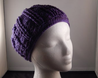 Casquillo del ganchillo púrpura