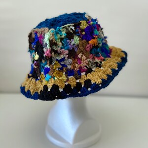 bucket hat