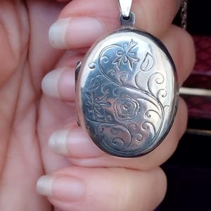 Antique silver floral locket with chiseled poem Edwardian era photo keepsake medallion romantic 1900s flower pendant
