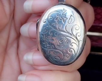 Antique silver floral locket with chiseled poem Edwardian era photo keepsake medallion romantic 1900s flower pendant
