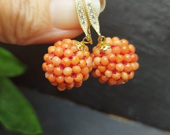 Boucles d&#39;oreilles pendantes tissées en corail rouge orange, argent plaqué or et sphère, véritable corail du sud de l&#39;Italie, bijoux méditerranéens, bohème chic et vintage