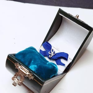 astuccio forma goccia portagioielli vintage insolito personalizzato lettera L scatolina gioielli vintage box per gioielli d'epoca
