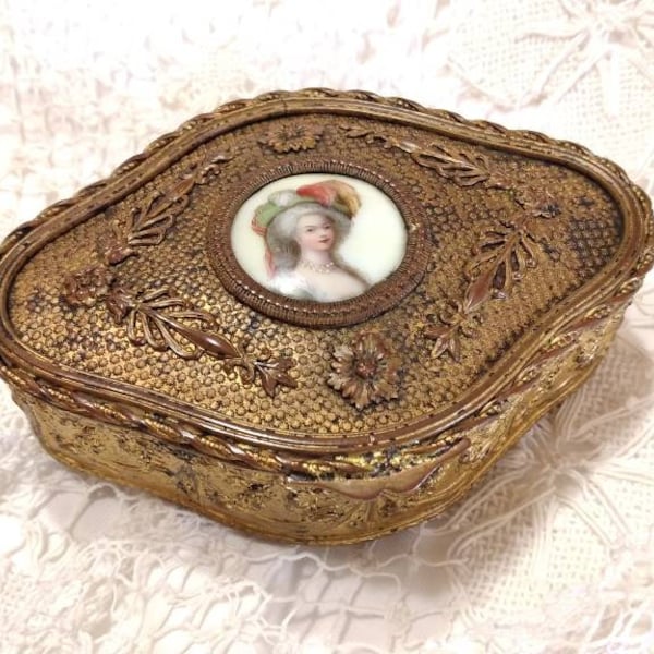 Français vintage miniature peint à la main ormolu cercueil boîte victorienne édouardienne style Renaissance baroque boîte à bijoux