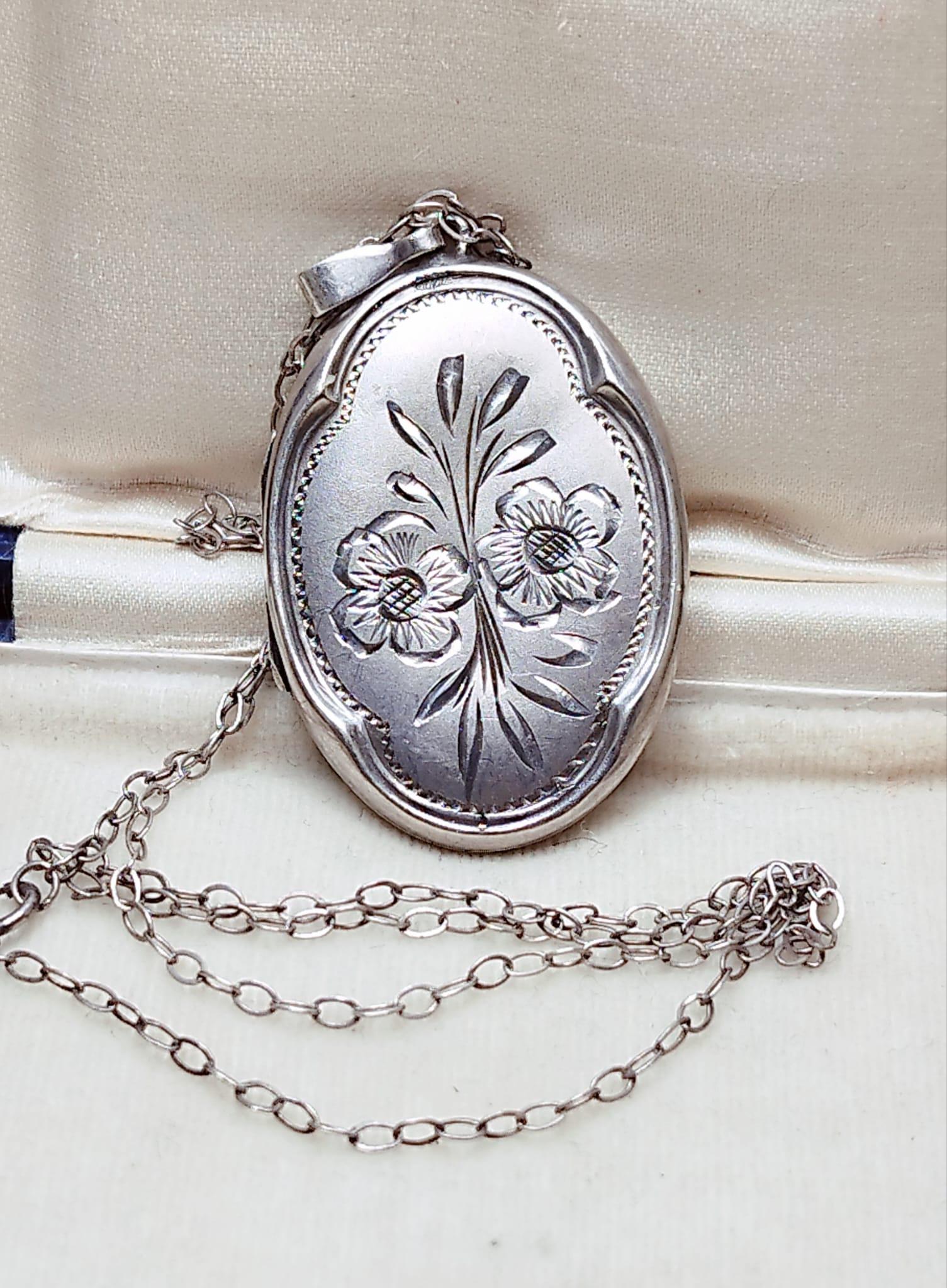 Médaillon Porte-photo Argenté Style Art Nouveau à Décor Floral - Occasion