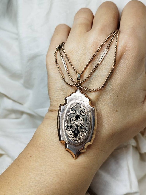 Locket 18k pendant necklace antique vintage 17th … - image 3