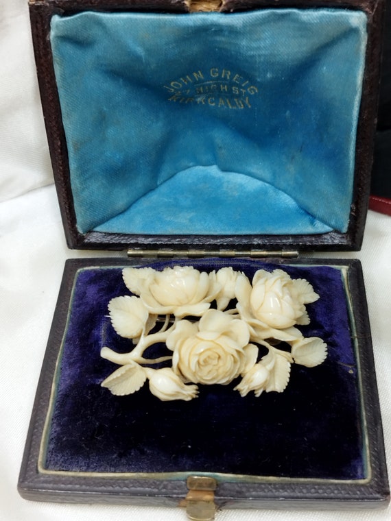Victorian era floral brooch with original box, an… - image 1
