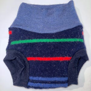 Litet 2-8 M 10-15 pund Återanvänt blöjskydd i ren ull med filtfoder - Ränder Navy multi 2