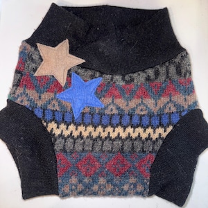 Cubrepañales de lana pura reutilizada, tamaño mediano (6-18 M), de 15 a 22 libras - Estrellas, corazones y apliques