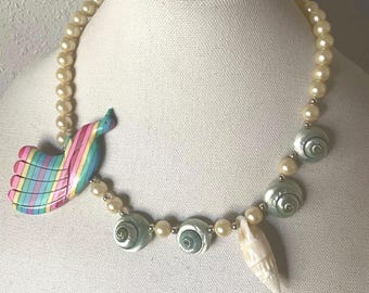 Vintage shell novelty becklace, peacock necklace, vintage shell, Mermaid necklace, Mermaid costume necklace, shell charm necklace, costume