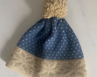 Vintage wool winter hat. 1980’s wool hat retro mom hat. Blue knitted hat. Vintage 80’s warm winter hat. Snowflake hat. 100% wool hat.