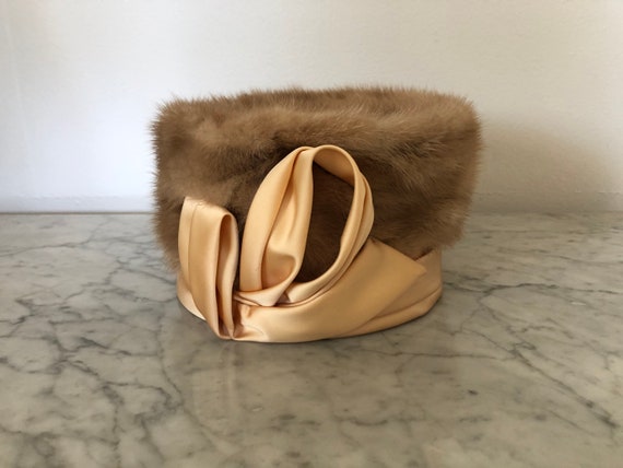 Vintage 1960’s pillbox hat. Vintage mink fur and s