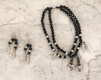 1990's vintage necklace and earrings Western necklace Western earrings Jewelry set 1990's black necklace Feather necklace Feather charms