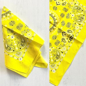 Bright yellow bandana. Vintage bandana from the 1990’s. 90’s bandana yellow and black. Western wear bandana. Cowboy bandana in yellow.