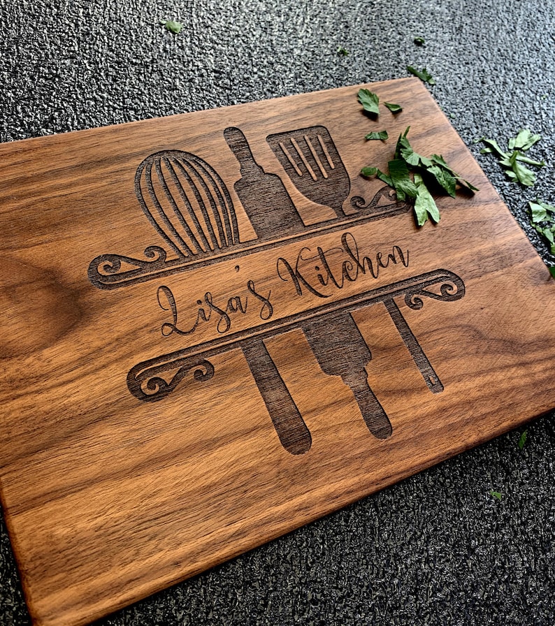 Cutting Board,Custom Cutting Board, Moms Kitchen, Friend Gift, Christmas Gift, Gift for Her, Bride Gift, Womans Gift, Personalized 