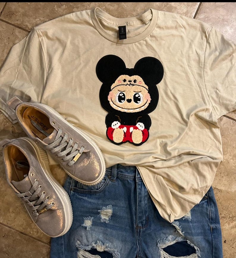 LaBuBu Mickey Mouse costume inspired Patch Crew neck, Hoodie or shirt with 3D patch afbeelding 1