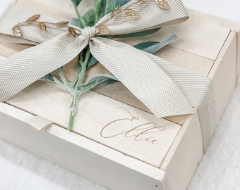 Small Size Box engraved WITH NAME ONLY /Bridesmaid Box, Personalized Box, Wood Box, Bridesmaid Gift Box, Wooden Gift Box, Box with Name