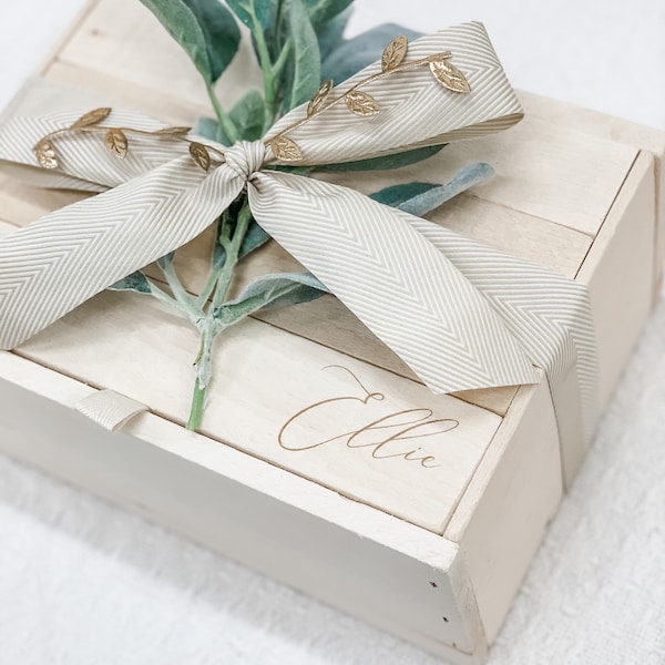 Small Size Box engraved WITH NAME ONLY /Bridesmaid Box, Personalized Box, Wood Box, Bridesmaid Gift Box, Wooden Gift Box, Box with Name