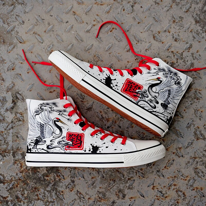 Zapatos de grulla con alas extendidas pintados a mano, zapatillas altas con dibujo, zapatos con arte de garabatos personalizados