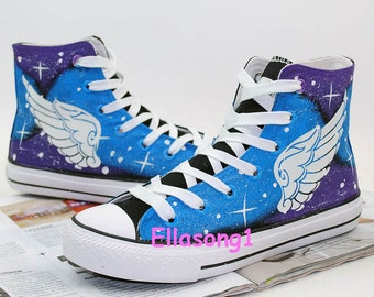 Handgemalte Galaxy leuchtende Engel Flügel Schuhe, gezeichnete High Top Sneakers, benutzerdefinierte Doodle Schuhe
