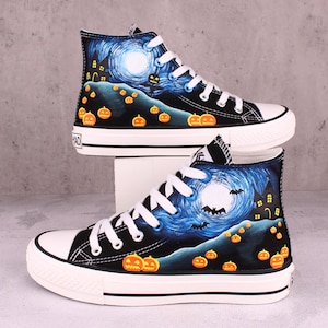 Zapatos de murciélagos de calabaza pintados a mano, zapatos pintados personalizados de alta calidad, zapatillas de deporte dibujadas a mano con garabatos de individualidad de encaje casual, regalo de cumpleaños personalizado