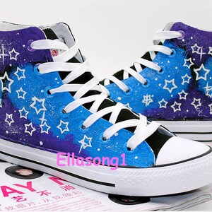 Hand bemalt Galaxy leuchtende lässige Schuhe, High Top benutzerdefinierte flache Schuhe, Spitze Individualität Doodle Hand gezeichnet eschuhe, bemalte Turnschuhe