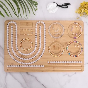 Designtavla i bambupärlor | Smyckestillverkningsbricka med måttguider och fack för halsband och armband