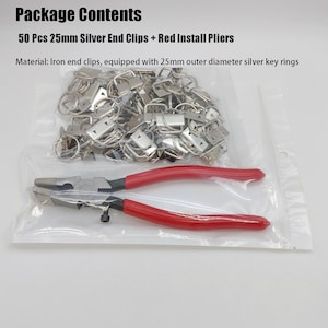 Op de afbeelding: Een set van 50 zilverkleurige ijzeren eindklemmen met 25mm sleutelringen en een rode installatietang. De tekst op de afbeelding luidt: Package Contents, 50 Pcs 25mm Silver End Clips + Red Install Pliers, Material: Iron end clips, equipped with 25mm outer diameter silver key rings.
