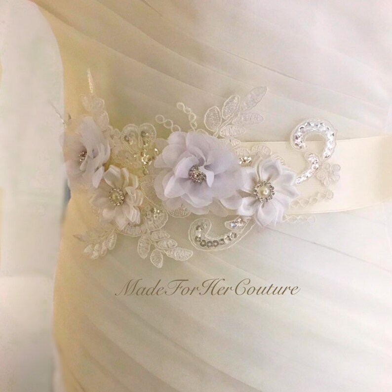 Vintage Rustic Wedding Sash/Belt, Ivory Sash Belt White Flowers image 3