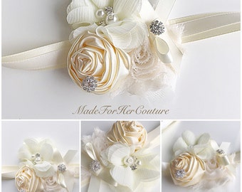 Elegant Ivory Fabric Flower Corsage - Versatile Floral Pin for Weddings, Prom, Bridal Showers & Homecoming