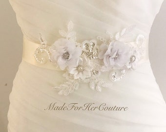 Vintage Rustic Wedding Sash/Belt, Ivory Sash Belt White Flowers