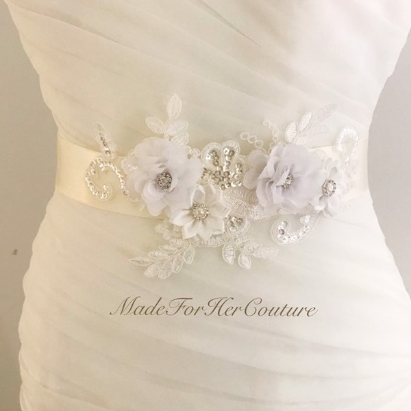 Vintage Rustic Wedding Sash/Belt, Ivory Sash Belt White Flowers