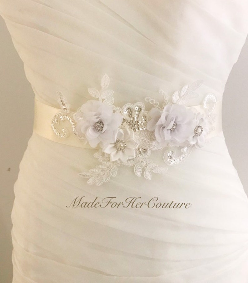 Vintage Rustic Wedding Sash/Belt, Ivory Sash Belt White Flowers image 1