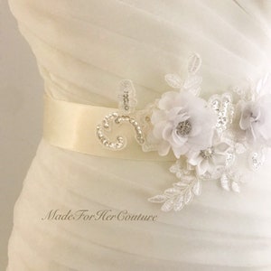 Vintage Rustic Wedding Sash/Belt, Ivory Sash Belt White Flowers image 2