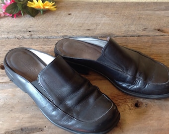 Vintage 1990s Beautifeel leather mules with 1" heeled soles
