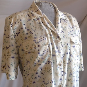 Vintage 1980s floral short-sleeved shirt dress, size S/Large