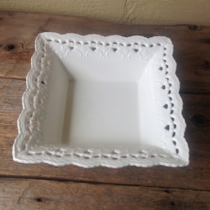 Square reticulated pocket tray in fine porcelain by Skye McGhie vintage 2002