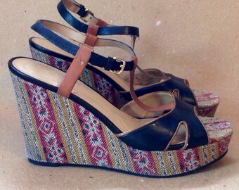 Vintage 1990s Women&#39;s Leather Platform Sandals/T-Straps/Kilim-Style Fabric Soles/Size 8M/Boho/Hipster/Streetwear