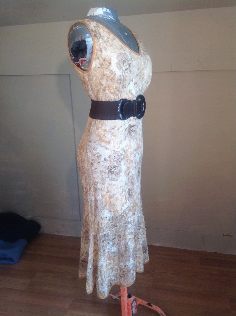Vintage 80sboho MIDI dress in Jolibel lacesleevelessliningall-round comfort dressstreetwearfree belt!