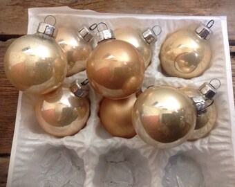 Mouth-blown glass Christmas ornamentsballs box included Democratic Republic of Germany batch of 9 golden balls5 cm 1950 Mouth-blown glass Christmas ornamentsballs box included Democratic Republic of Germany batch of 9 golden balls5 cm 1950