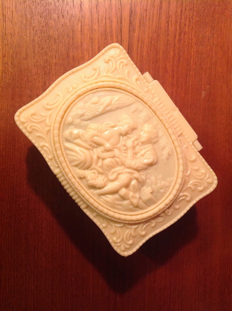 mirror Boxjewelry boxtrinketcellulose gift boxvintage 1940romantic style lidlegs red velvet Interior