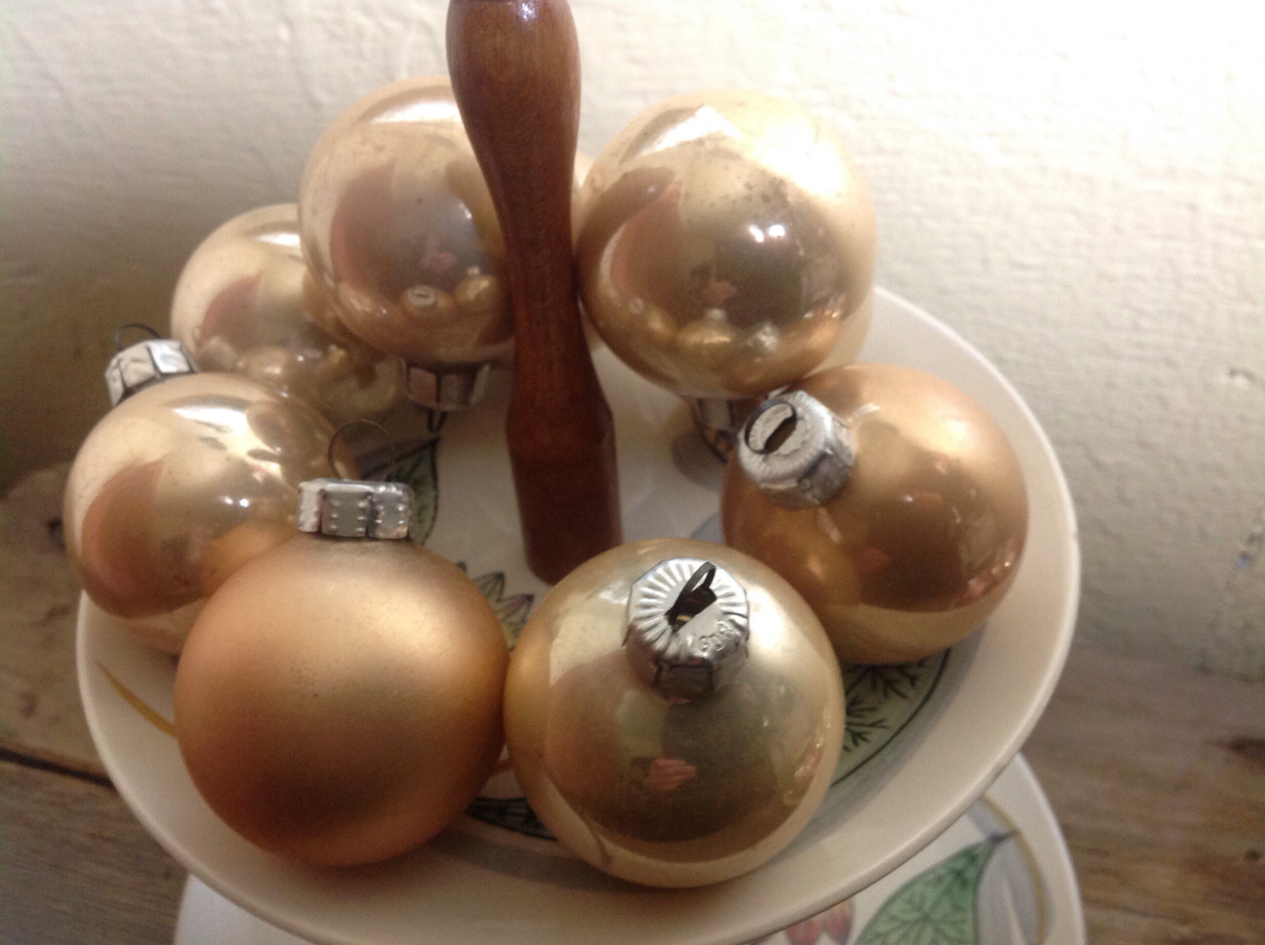 Mouth-blown glass Christmas ornamentsballs box included Democratic Republic of Germany batch of 9 golden balls5 cm 1950 Mouth-blown glass Christmas ornamentsballs box included Democratic Republic of Germany batch of 9 golden balls5 cm 1950